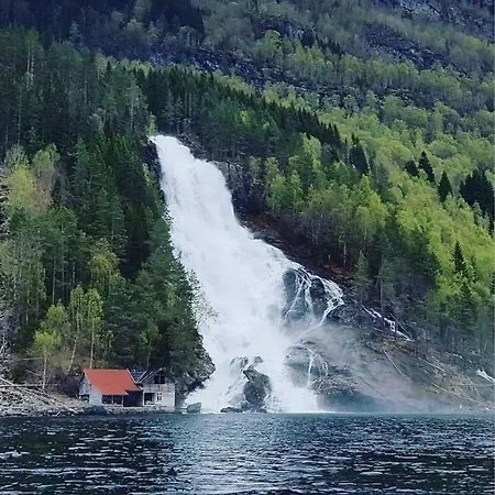 Nordfjordcabins Red *