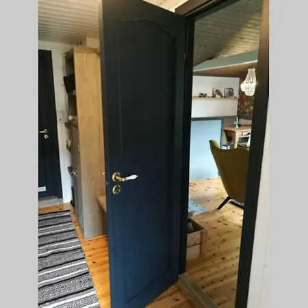 בית נופש Nordfjordcabins Red *