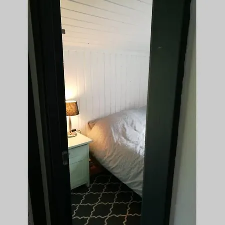 בית נופש Nordfjordcabins Red