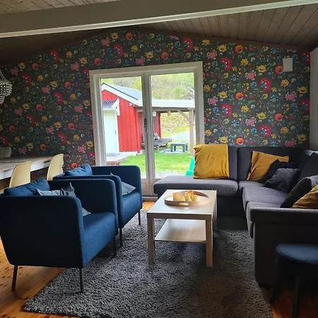 בית נופש Nordfjordcabins Red