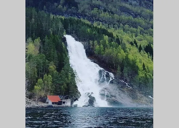 Nordfjordcabins Red *