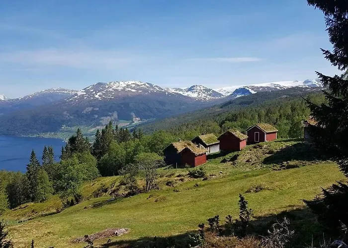 Nordfjordcabins Red *