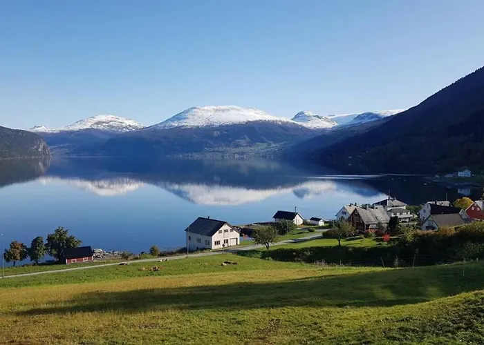 度假居 Nordfjordcabins Red