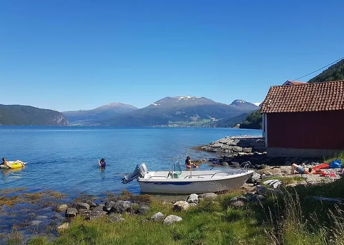 度假居 Nordfjordcabins Red Utvik