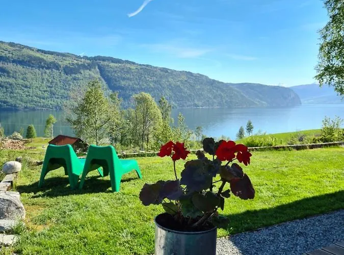 Nordfjordcabins Red Utvik