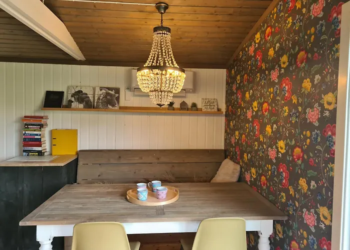 Nordfjordcabins Red 度假居 Utvik