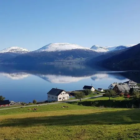 Feriehus Nordfjordcabins Red