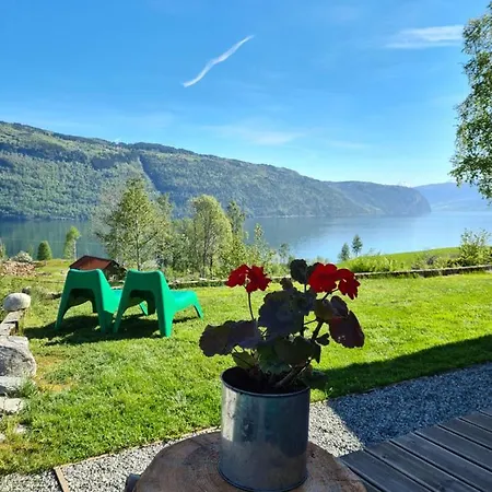 Nordfjordcabins Red Utvik