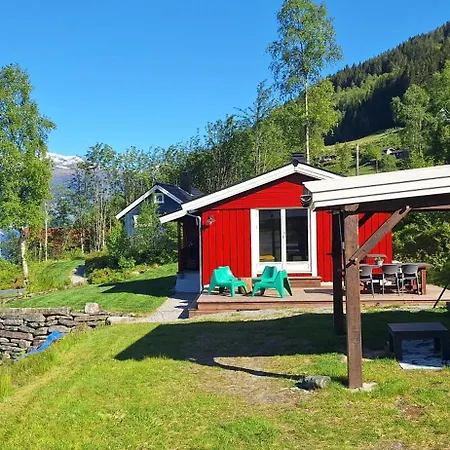 Feriehus Nordfjordcabins Red *